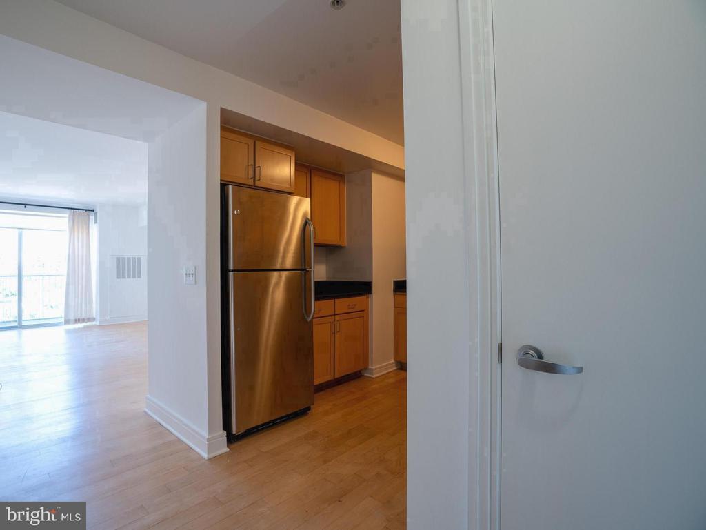 800 4TH STREET SW N609