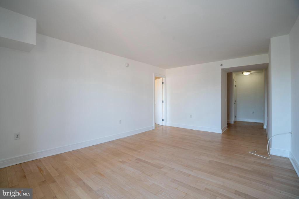 800 4TH STREET SW N609