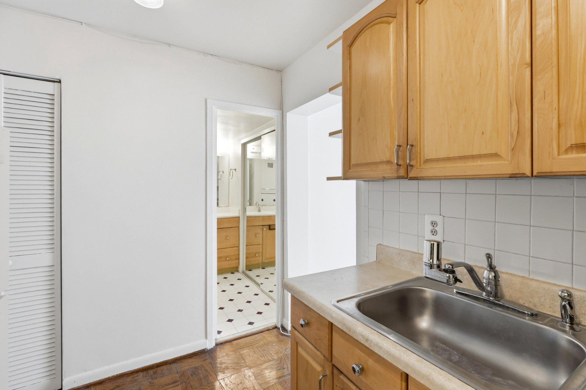 922 24TH STREET NW 418