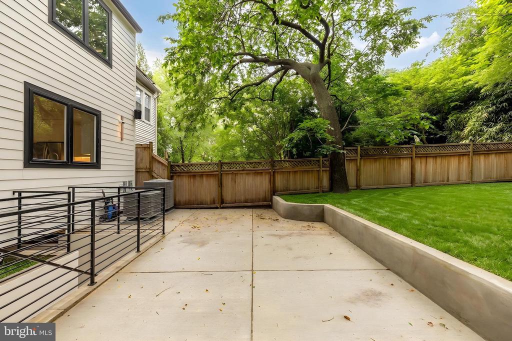 1430 BRENTWOOD ROAD NE