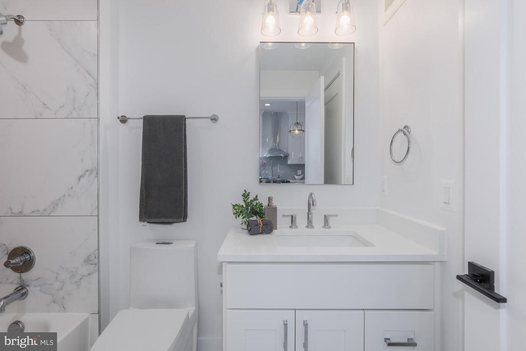 4347 HARRISON STREET NW Unit: 5