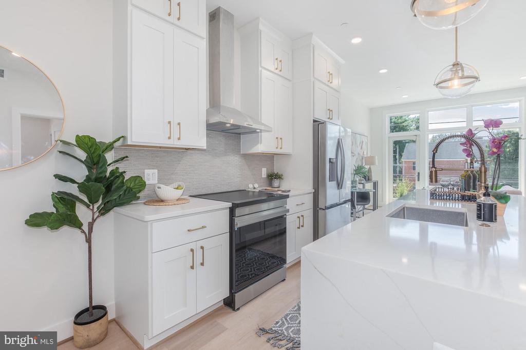 4347 HARRISON STREET NW Unit: 5