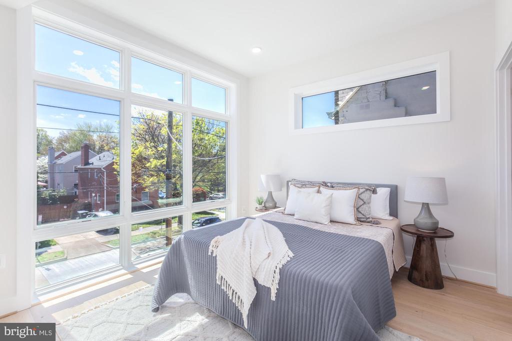 4347 HARRISON STREET NW Unit: 5