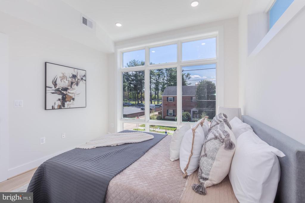 4347 HARRISON STREET NW Unit: 5