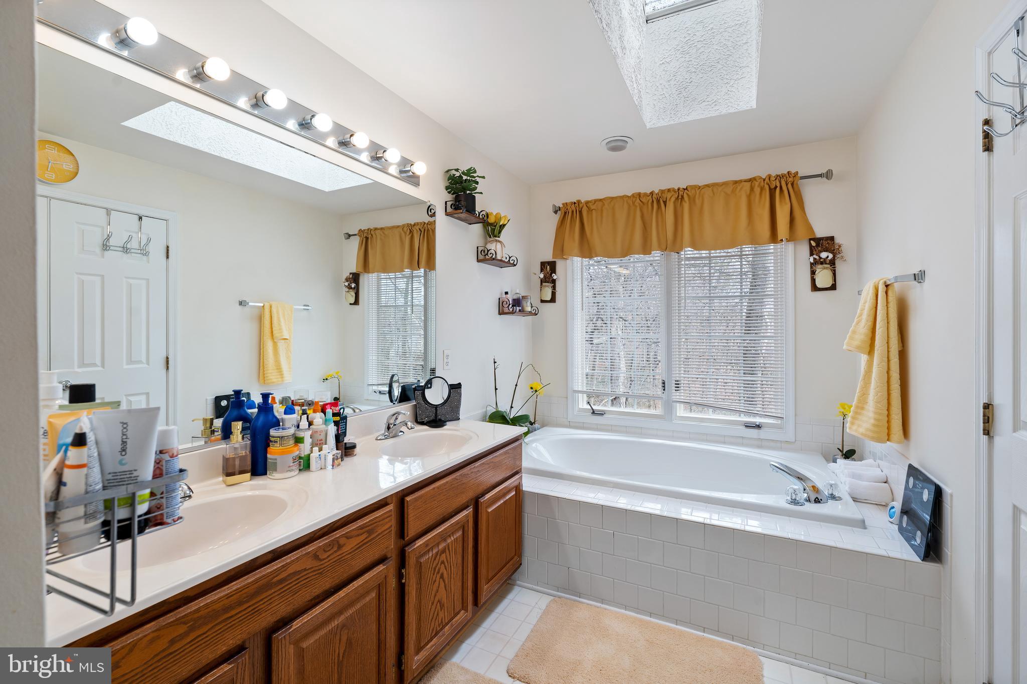 8550 Woodland Manor Dr