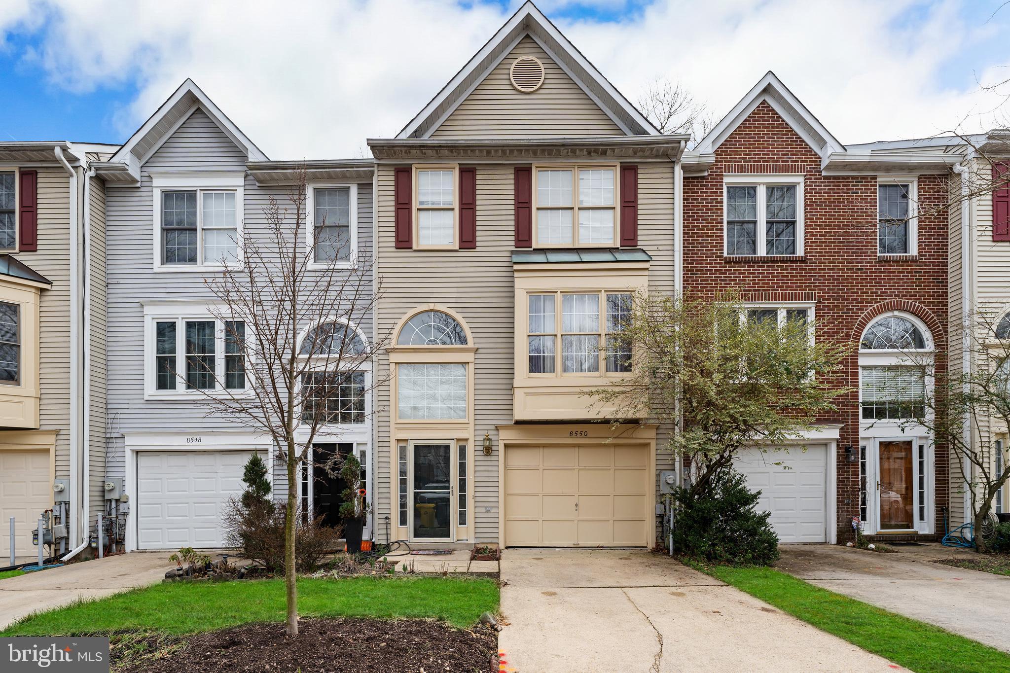 8550 Woodland Manor Dr