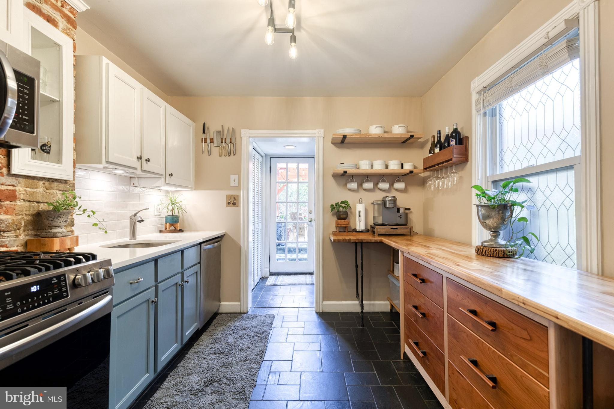 13 Morris St