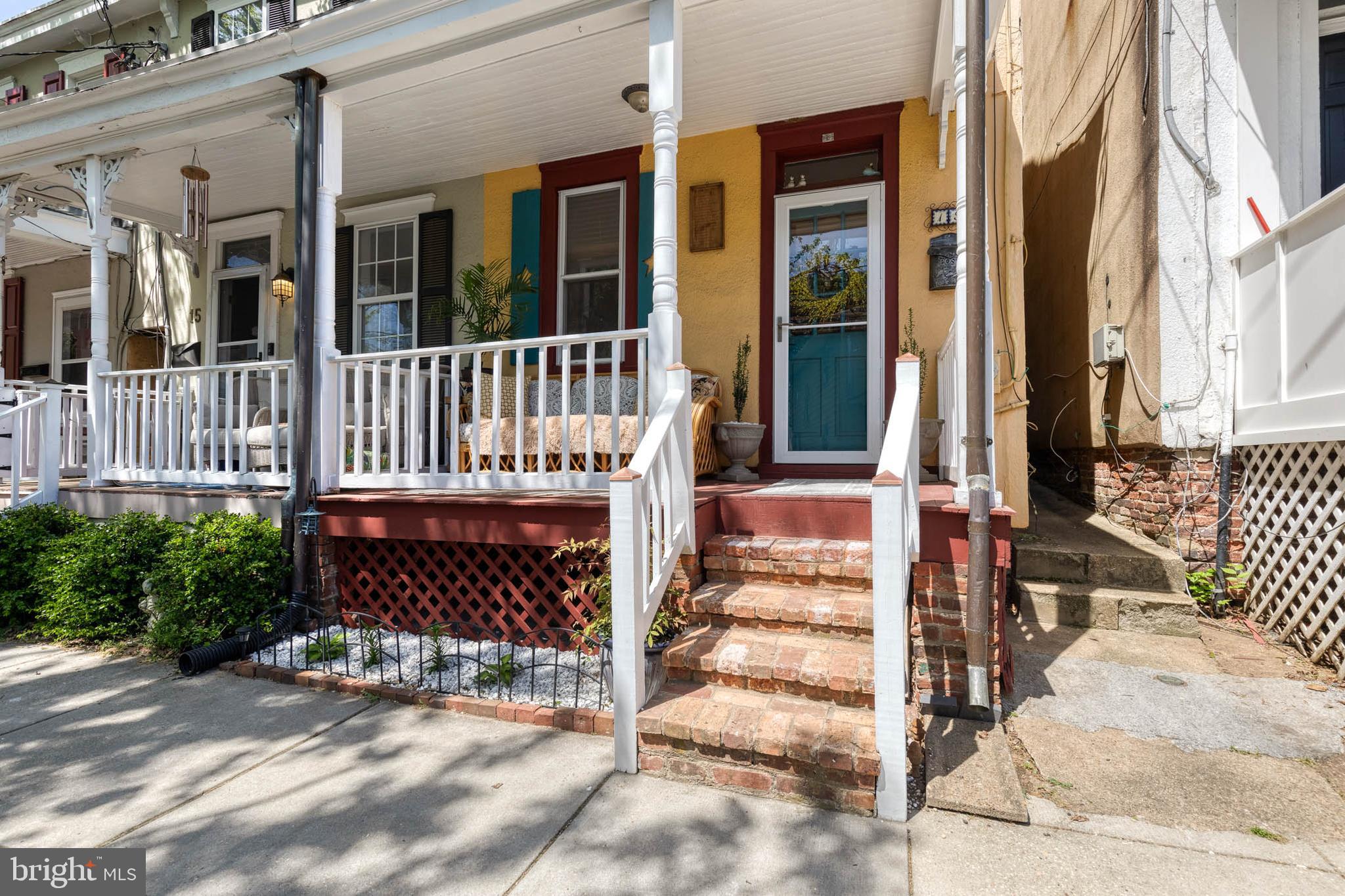 13 Morris St