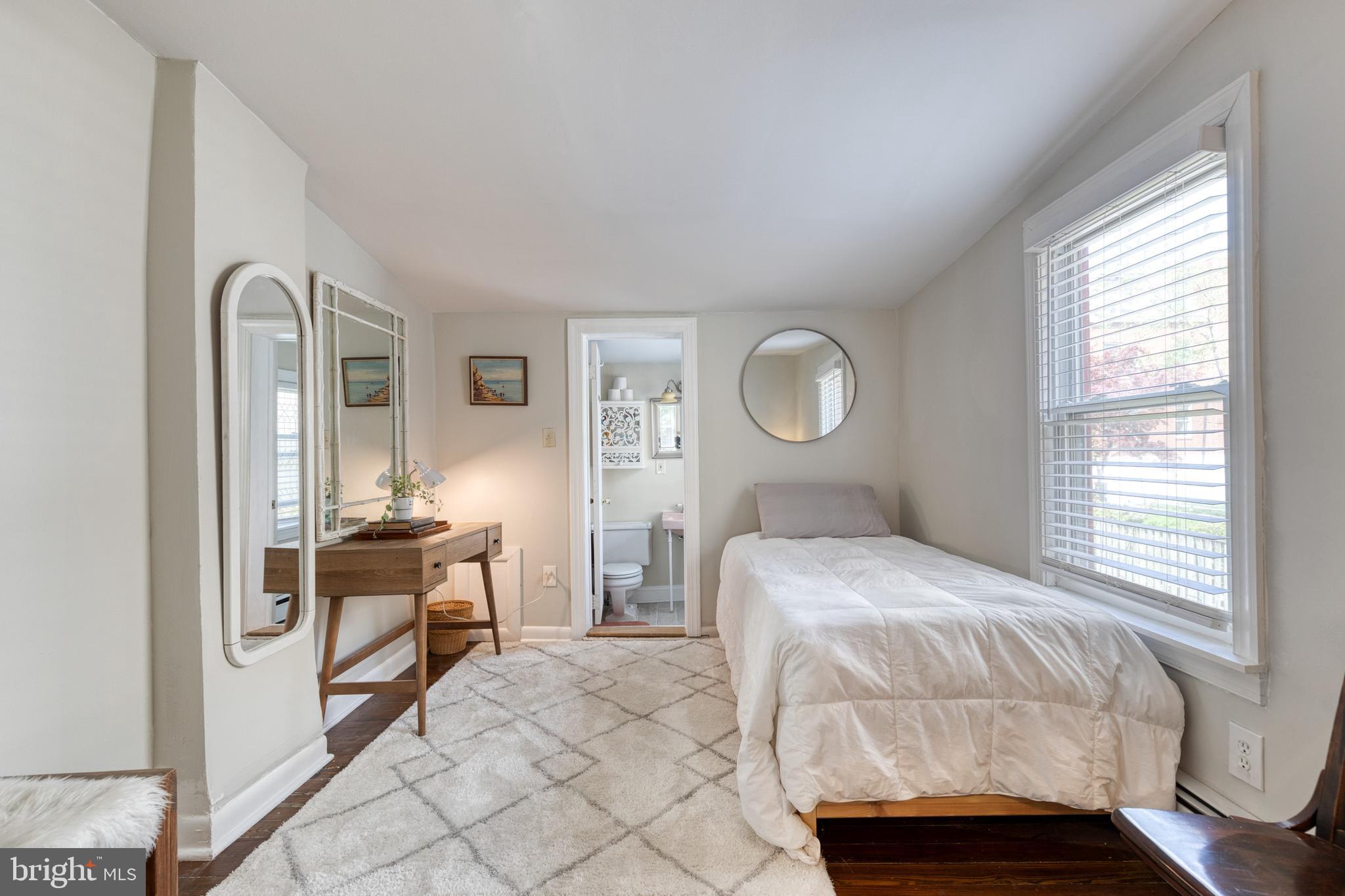13 Morris St