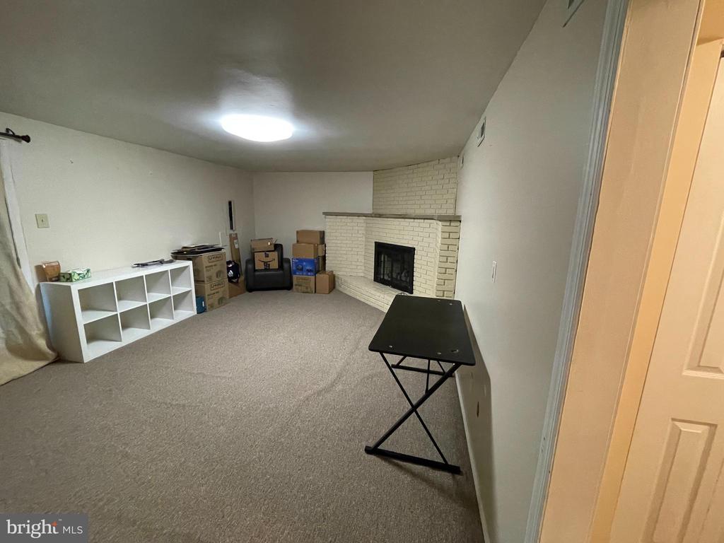 1716 Waldorf Ct