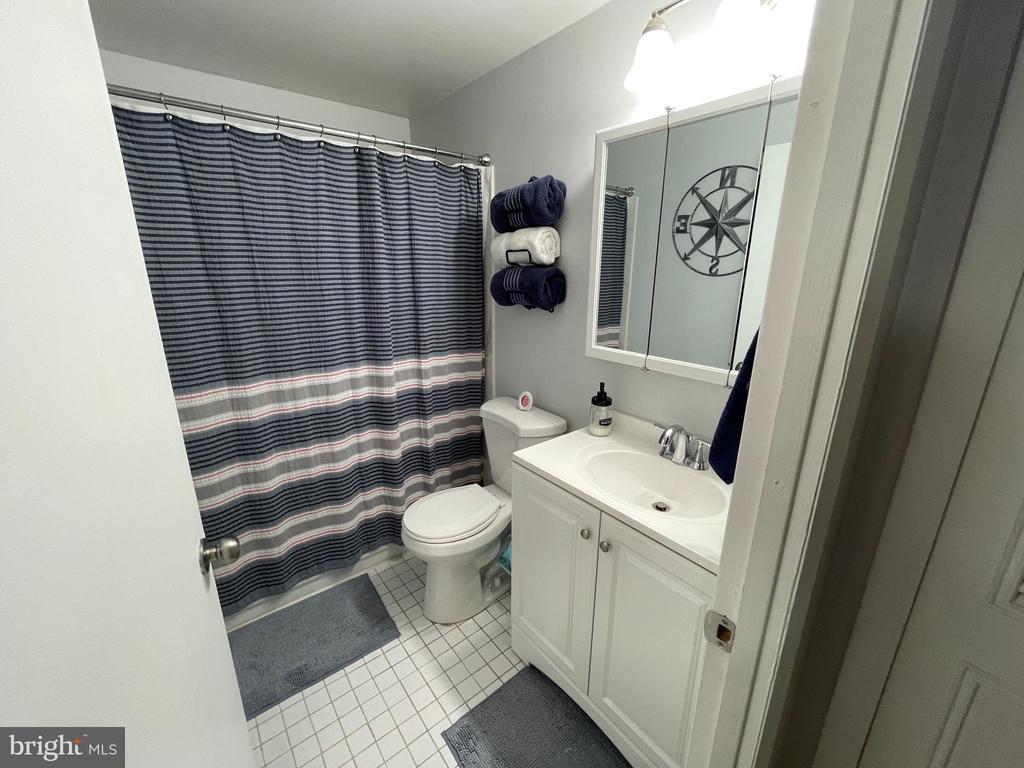 1716 Waldorf Ct