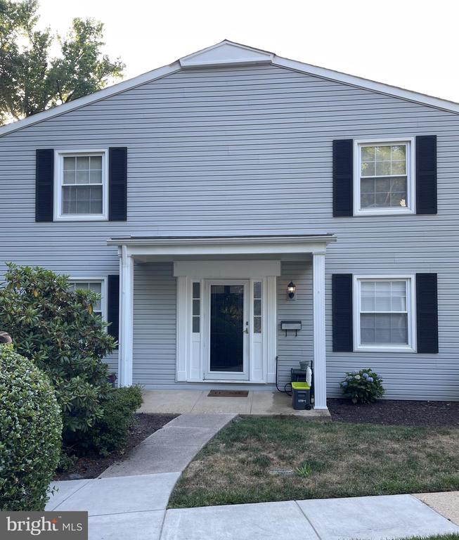 1716 Waldorf Ct
