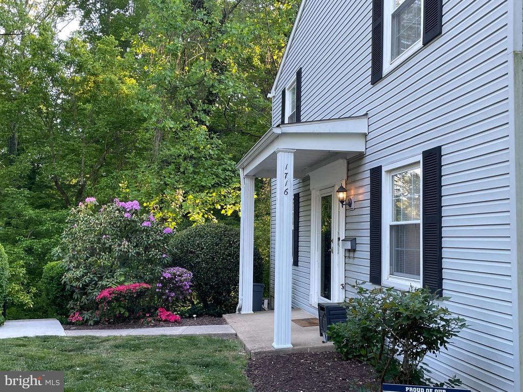 1716 Waldorf Ct