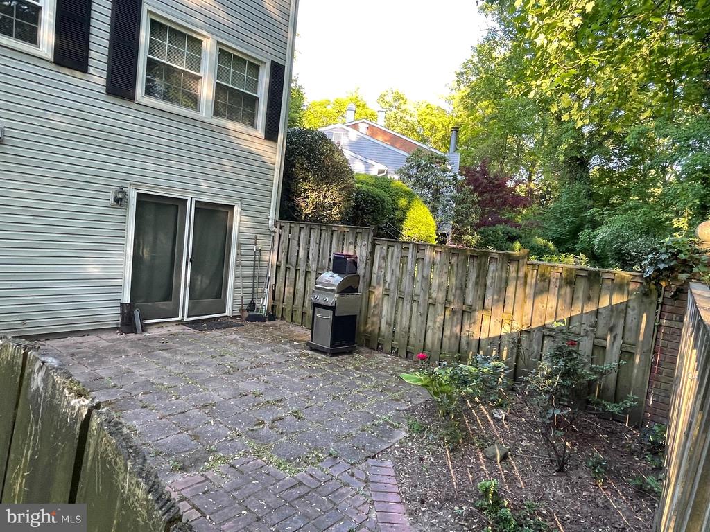 1716 Waldorf Ct