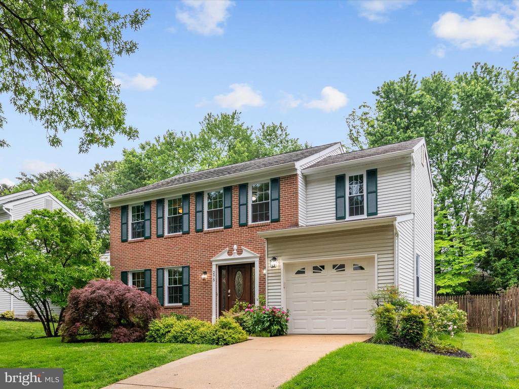 275 Tolstoy Ln
