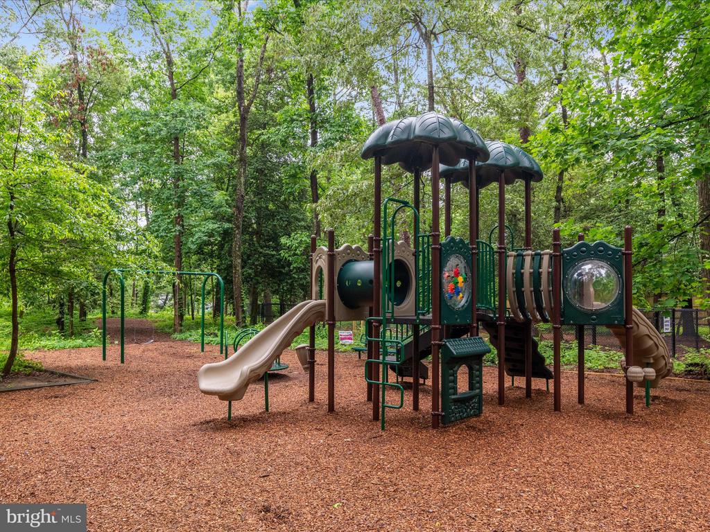 275 Tolstoy Ln