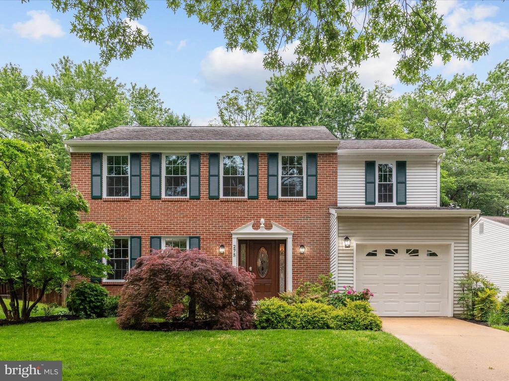 275 Tolstoy Ln