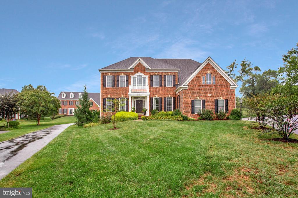 23 HUNTING COURT