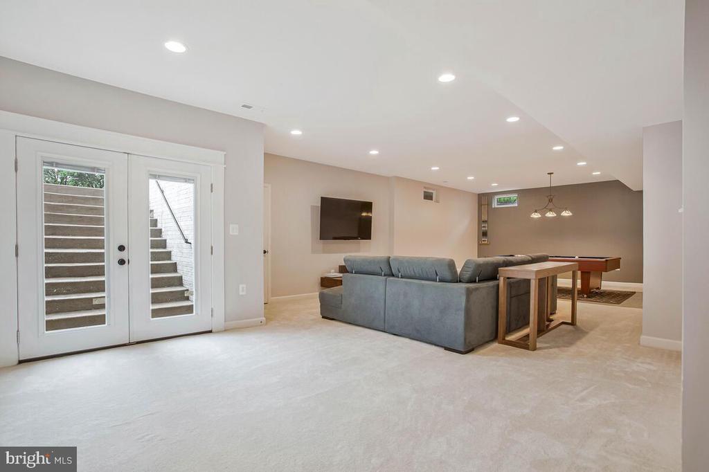 23 HUNTING COURT