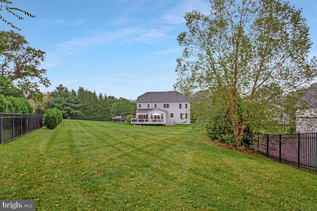 23 HUNTING COURT