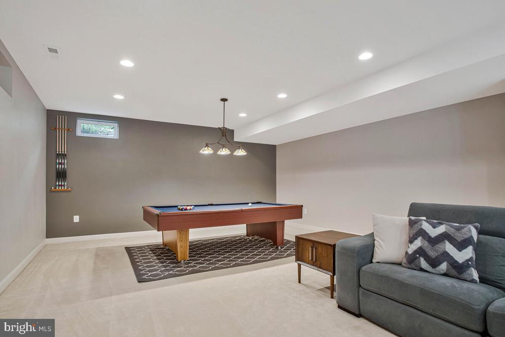 23 HUNTING COURT
