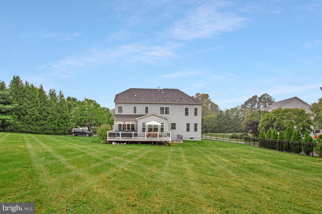 23 HUNTING COURT
