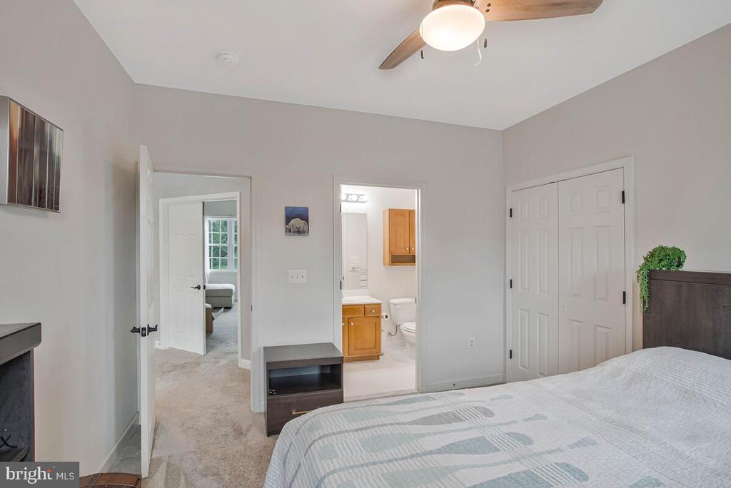 23 HUNTING COURT