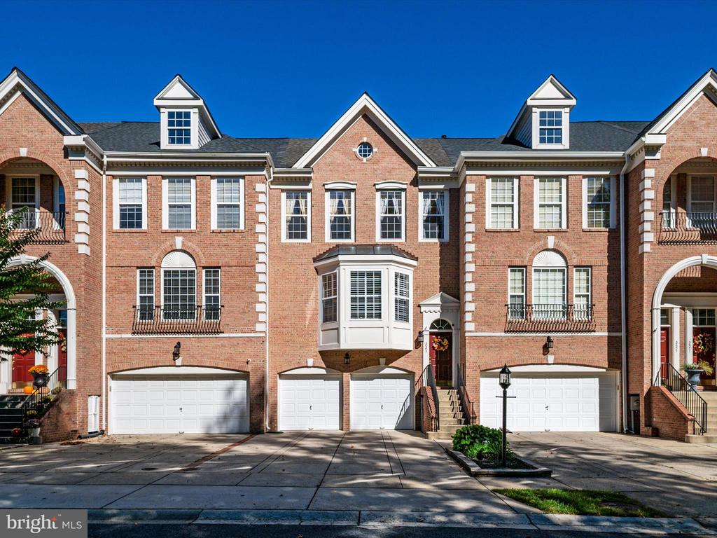 223 GALEWOOD DRIVE