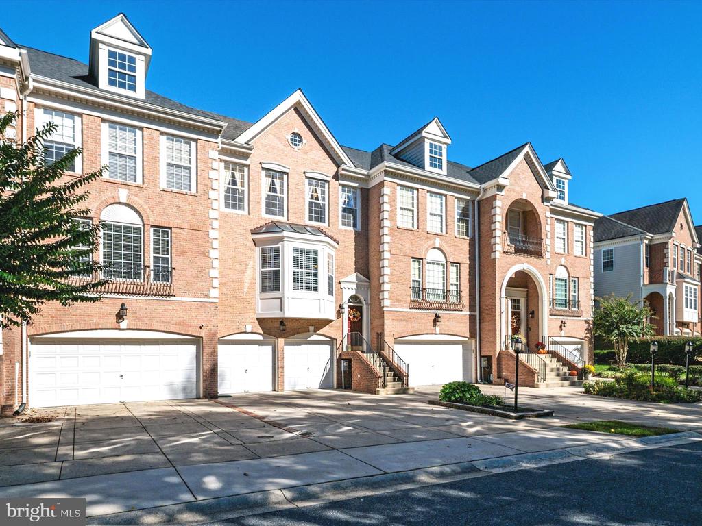 223 GALEWOOD DRIVE