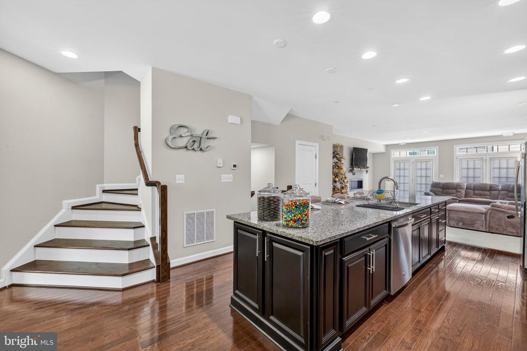 7314 TAYLORS HILL LANE