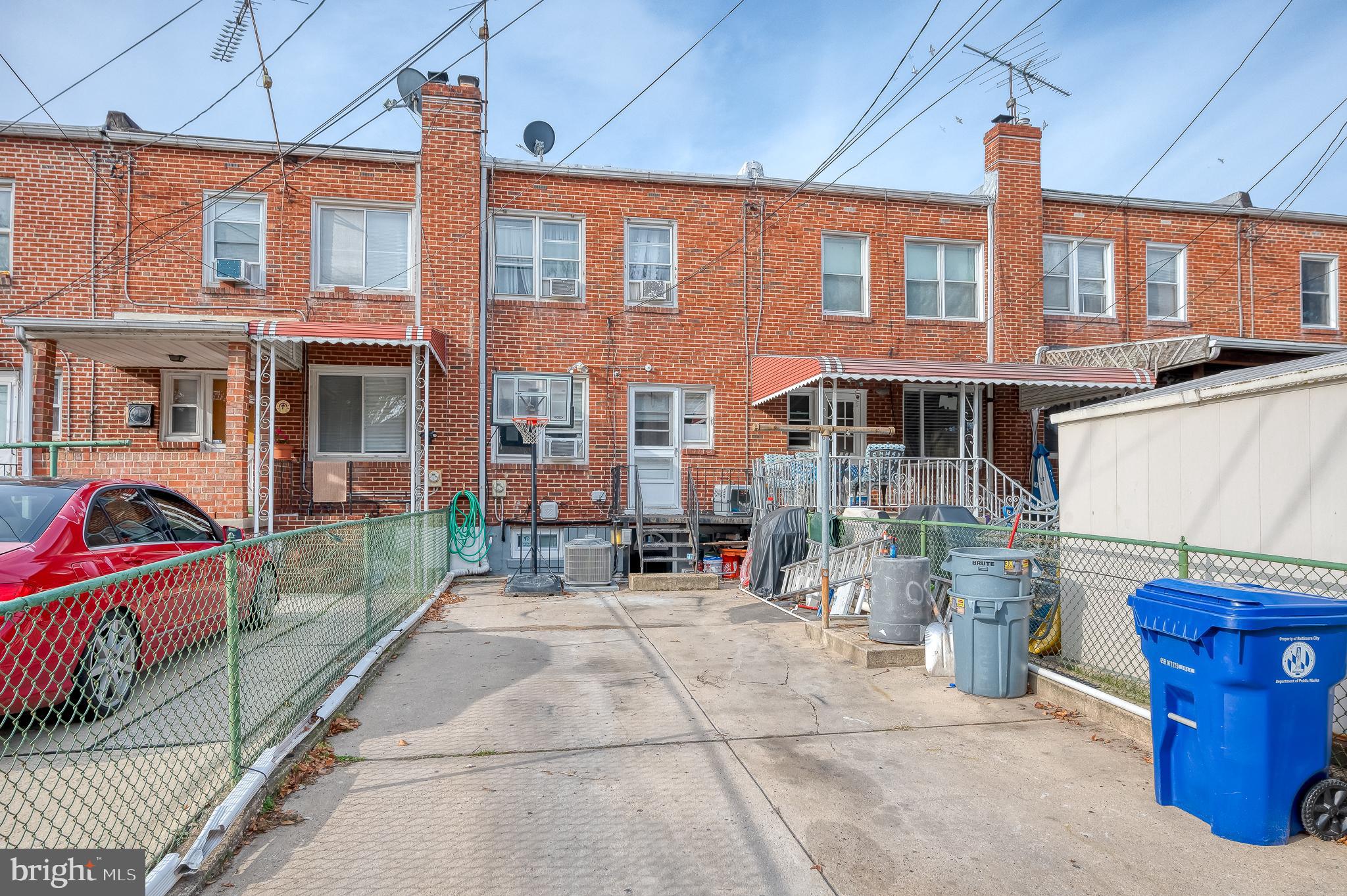 817 Umbra St