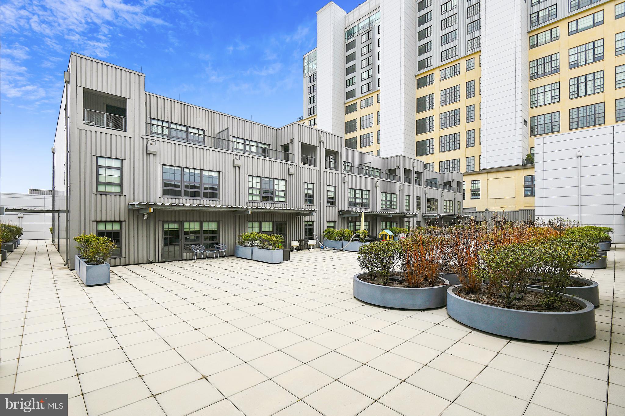 1200 Steuart St #429