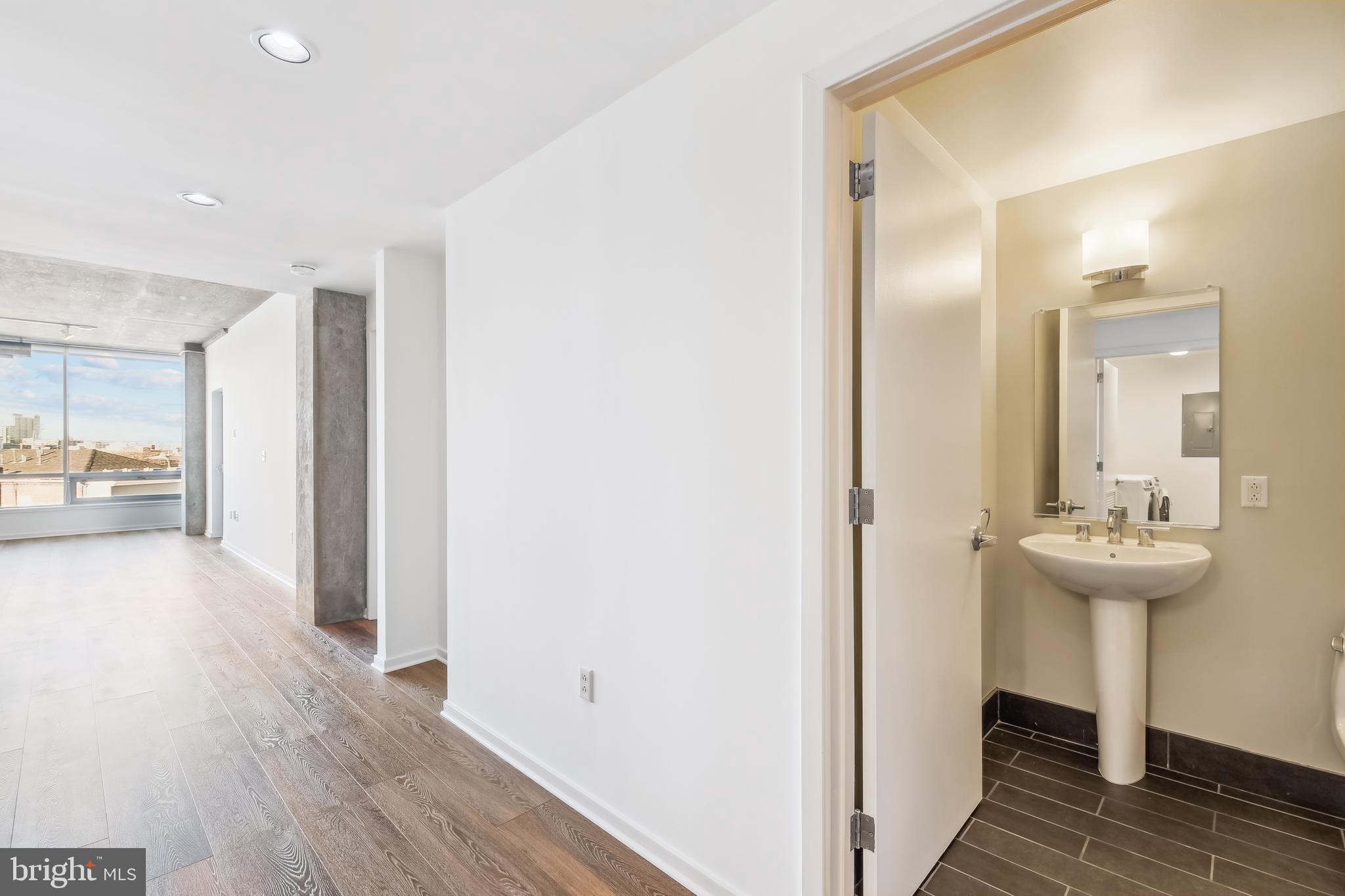 1200 Steuart St #429