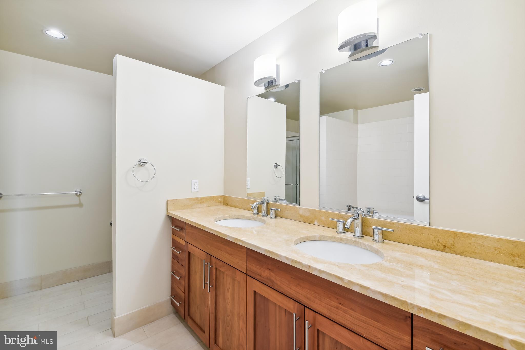 1200 Steuart St #429