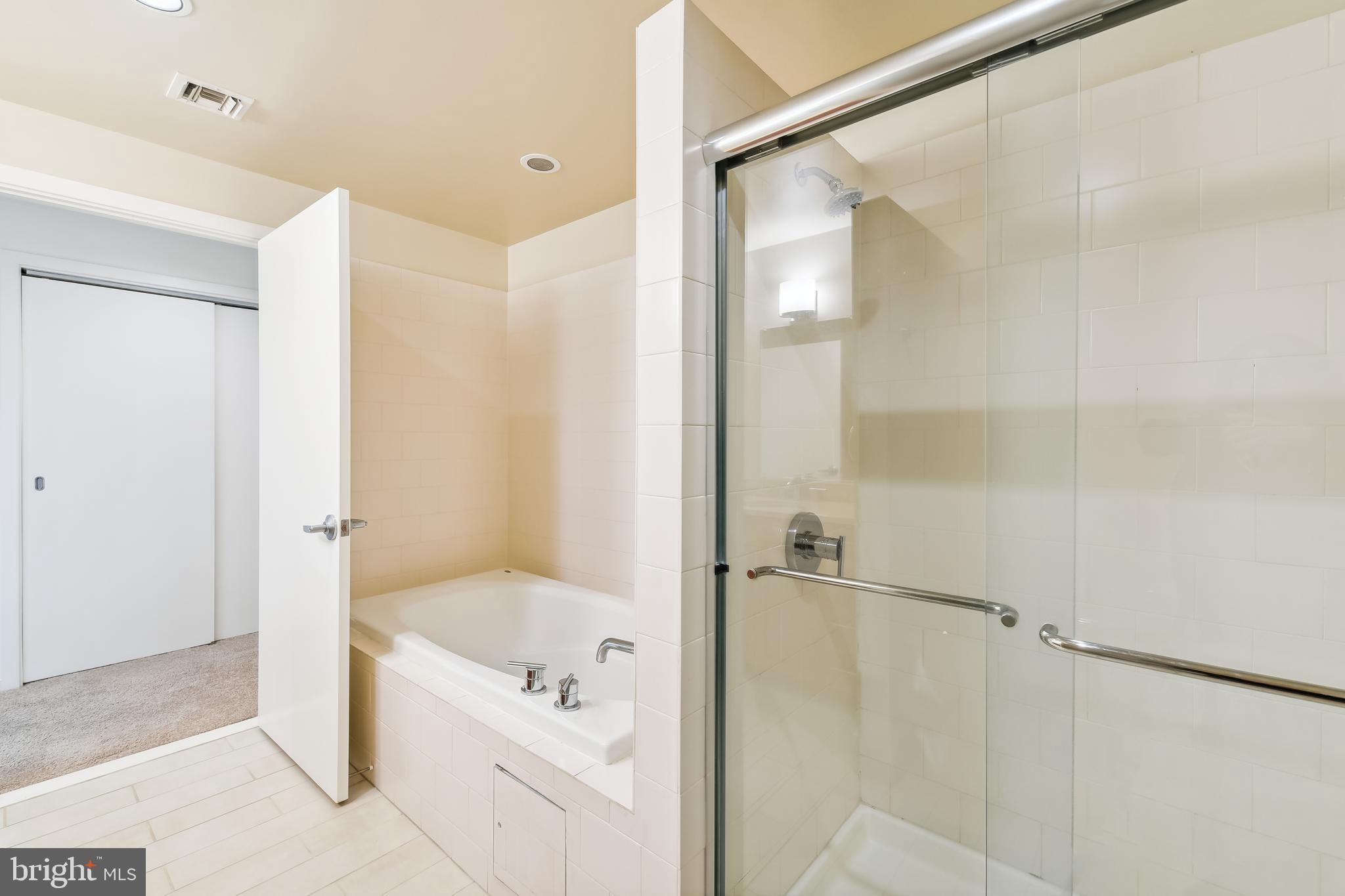 1200 Steuart St #429