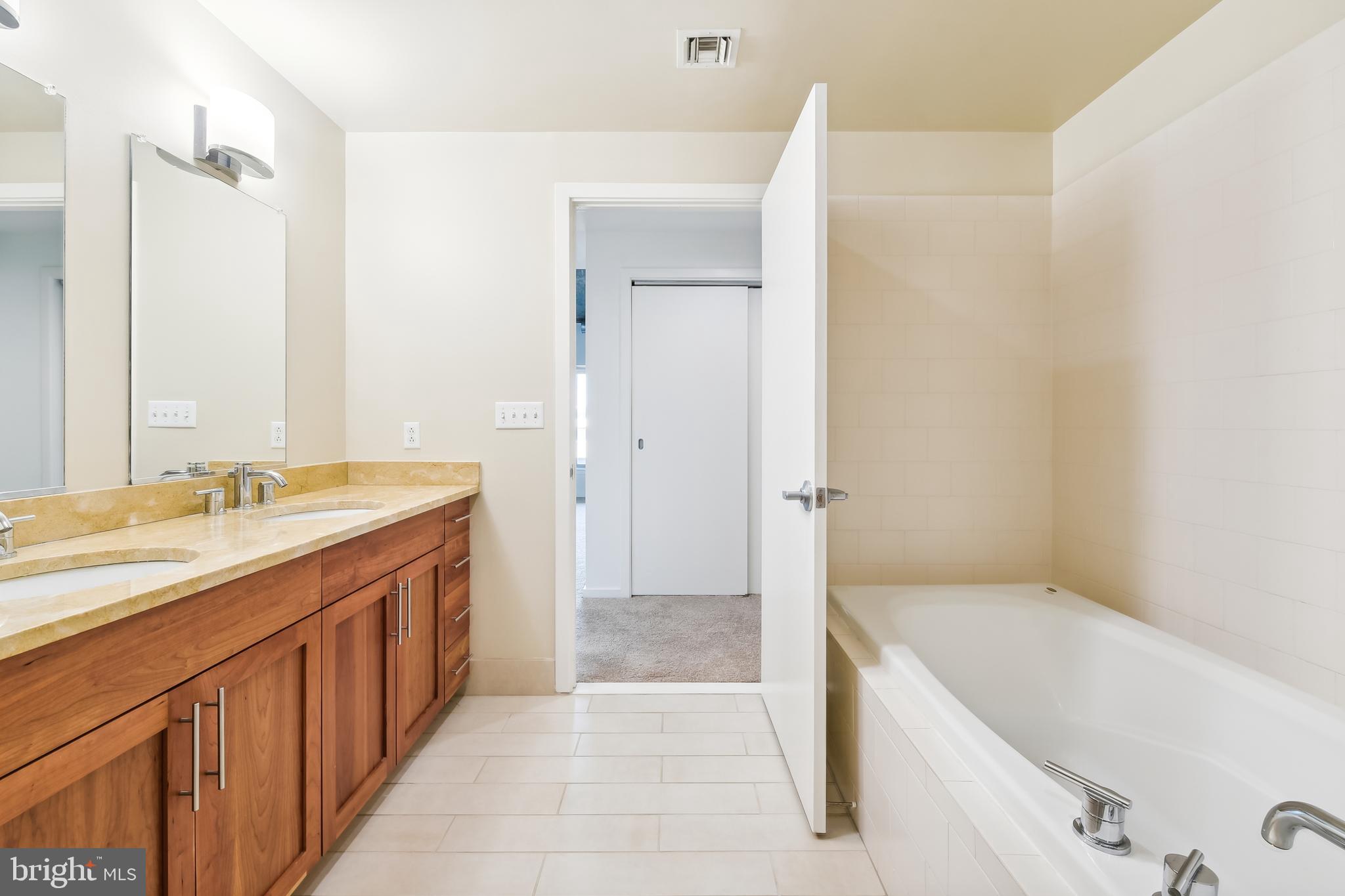 1200 Steuart St #429
