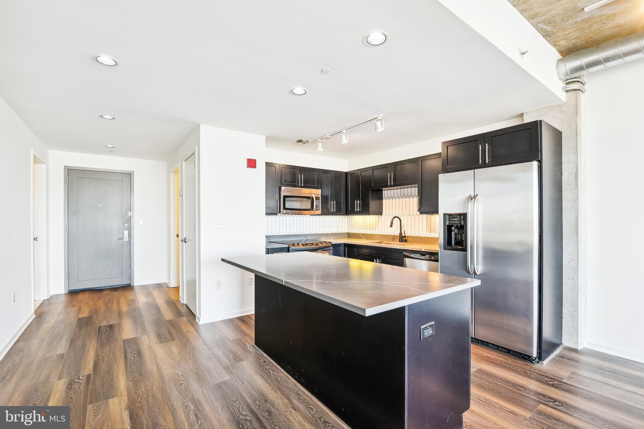 1200 Steuart St #429