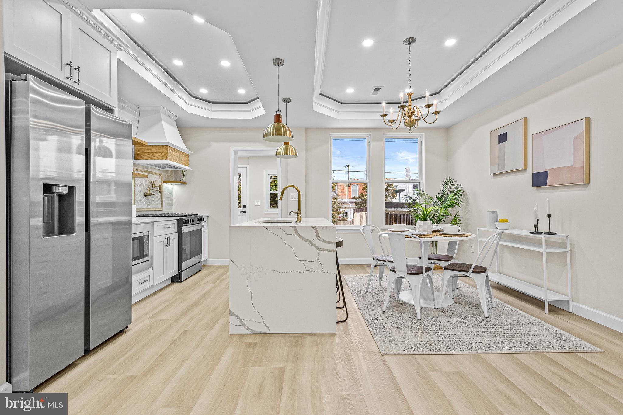839 W 33rd St