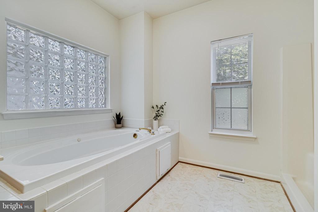 14625 BAR HARBOR COURT
