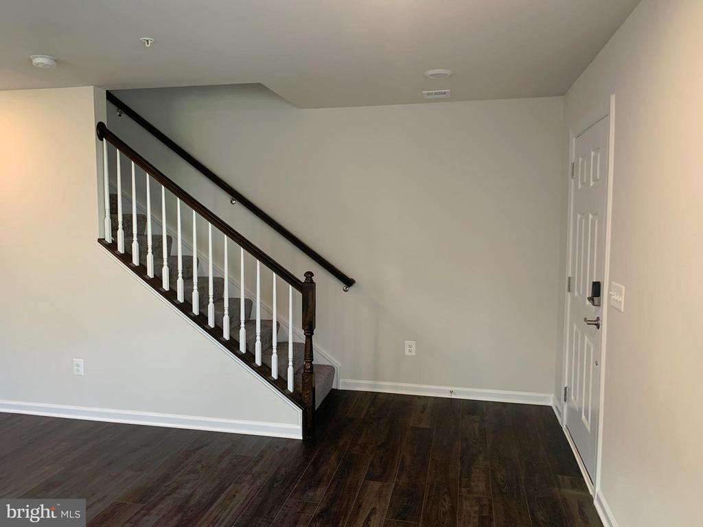7112 MCHENRY MEWS