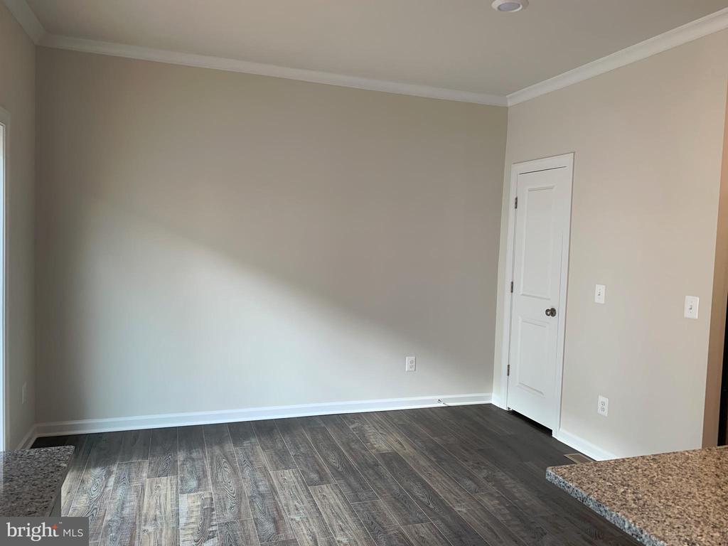 7112 MCHENRY MEWS