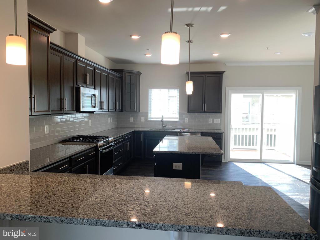 7112 MCHENRY MEWS
