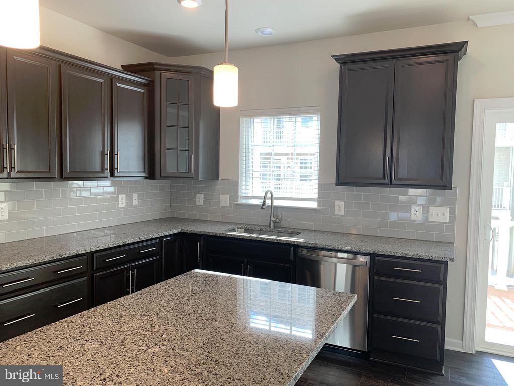 7112 MCHENRY MEWS