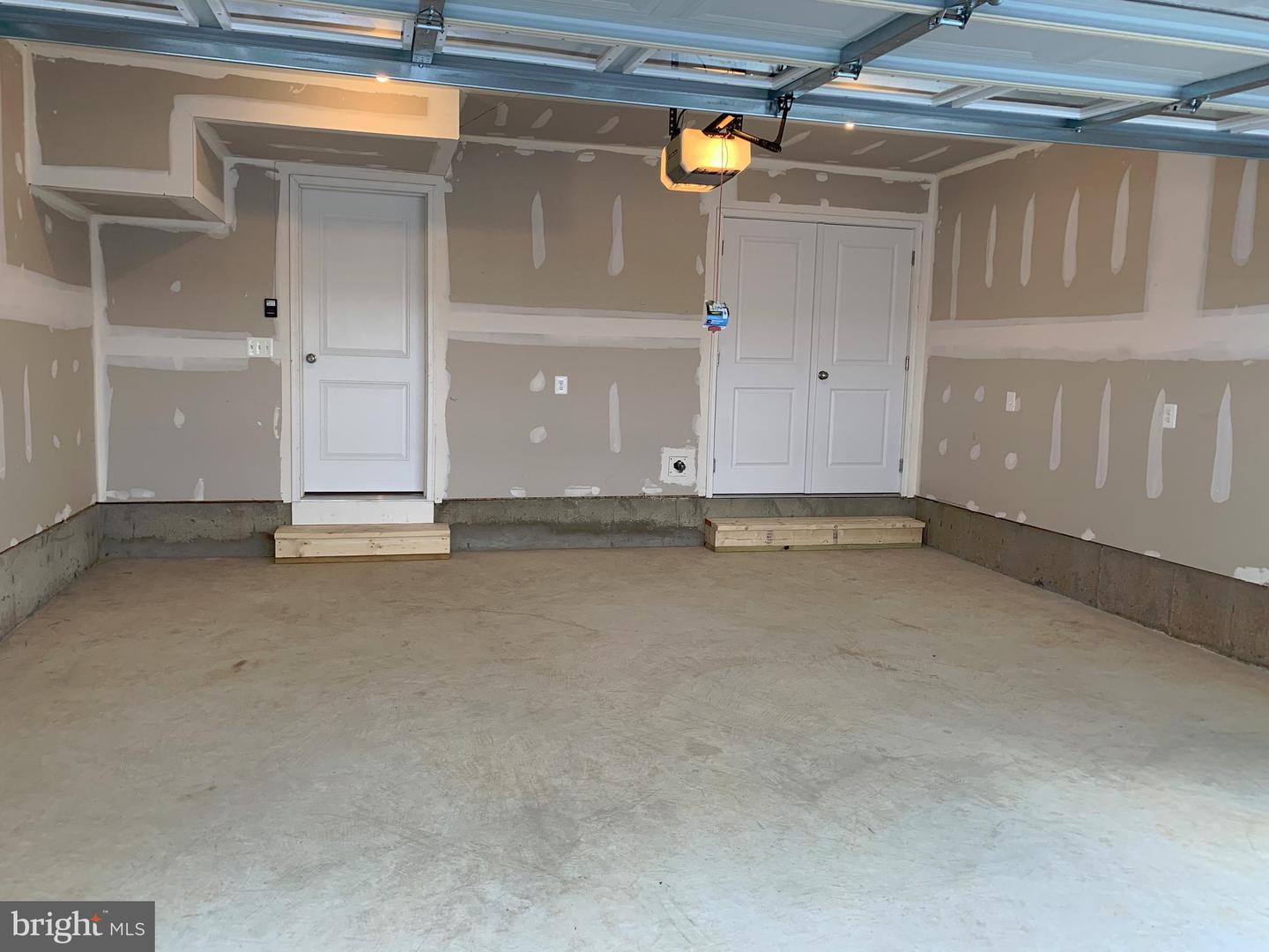 7112 MCHENRY MEWS