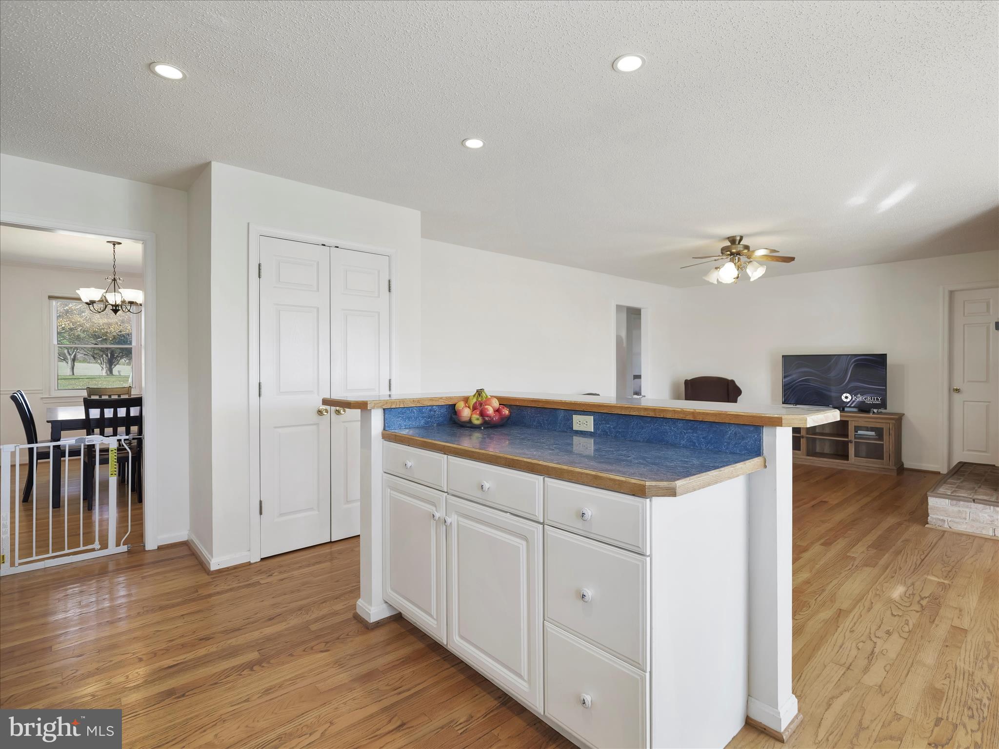 6527 MORNINGSIDE COURT