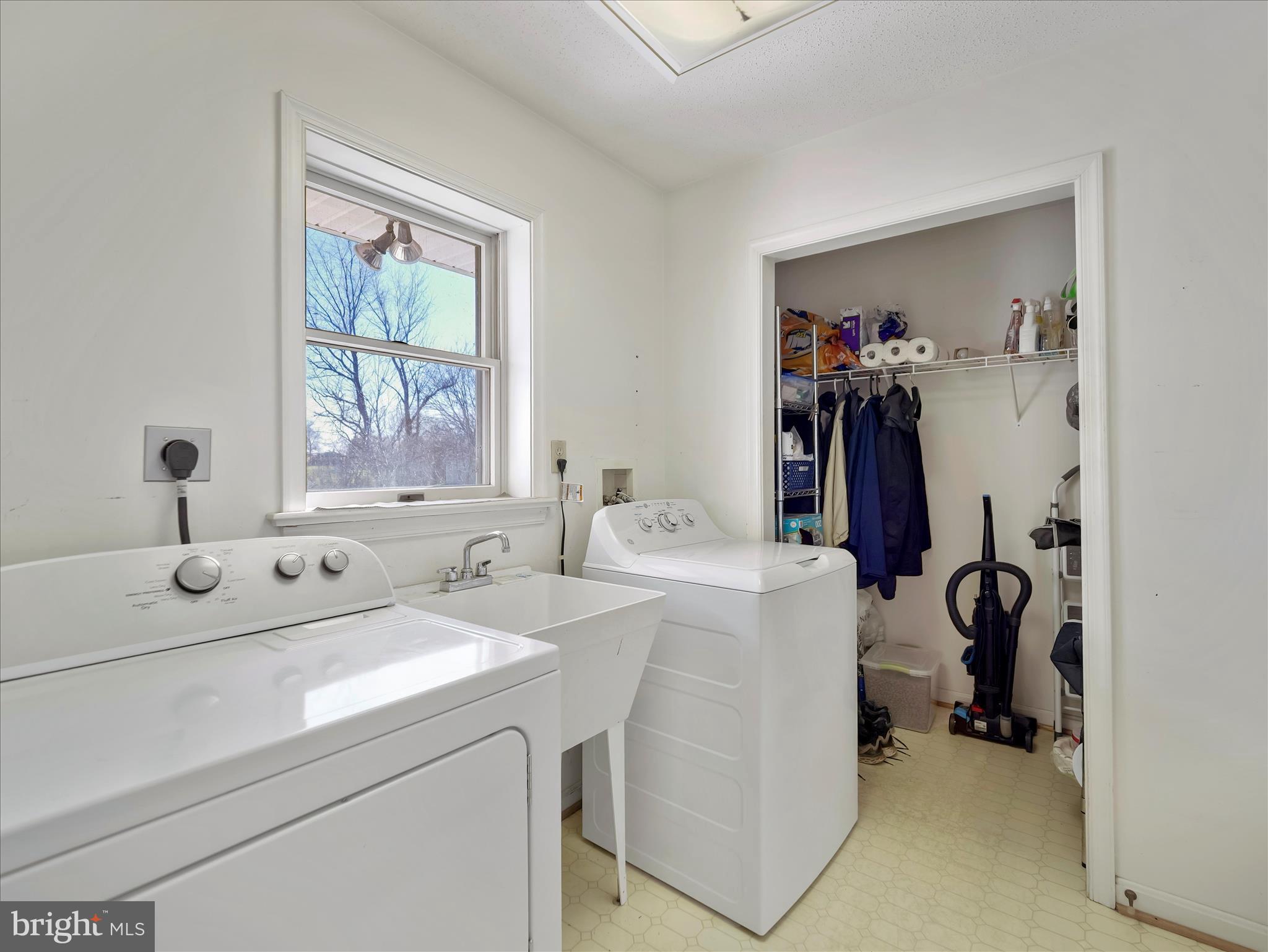 6527 MORNINGSIDE COURT