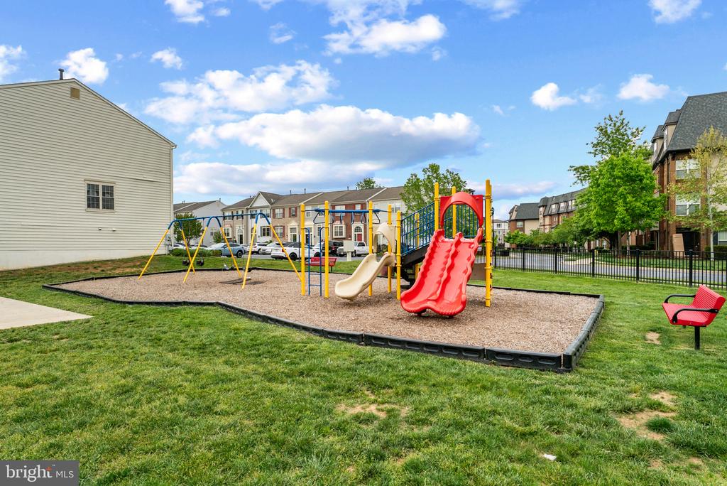 1709 WOODRUFF WAY
