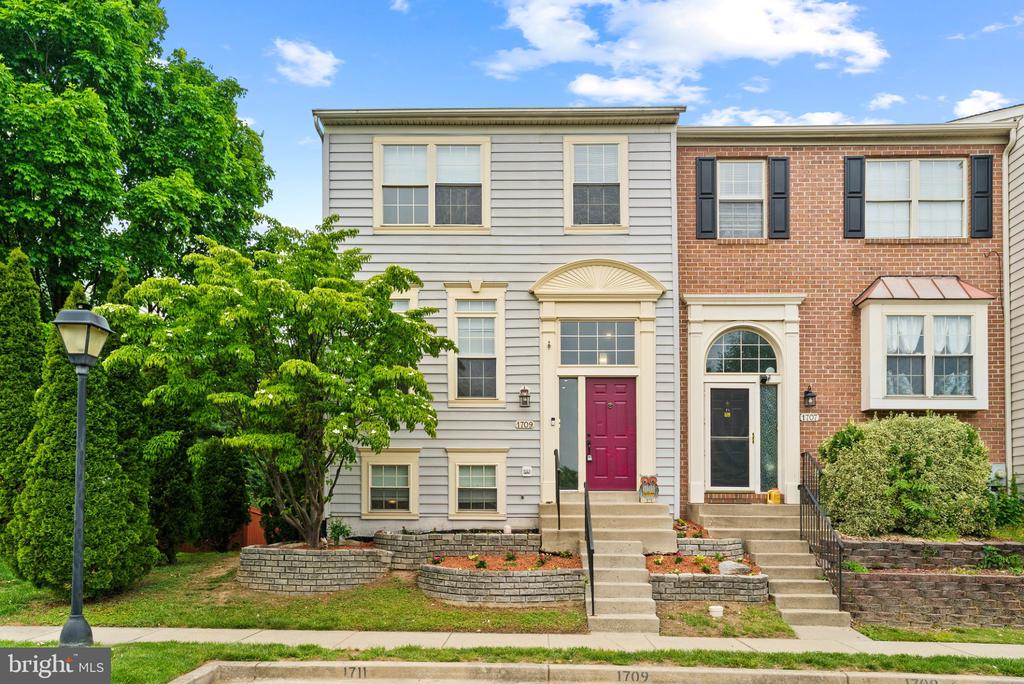 1709 WOODRUFF WAY