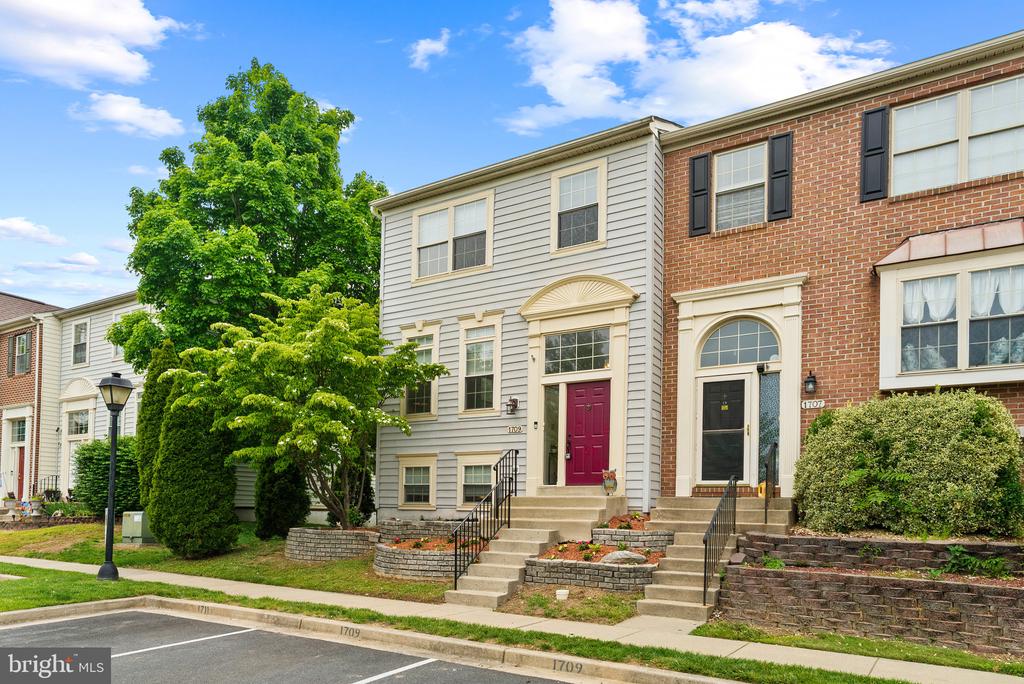 1709 WOODRUFF WAY