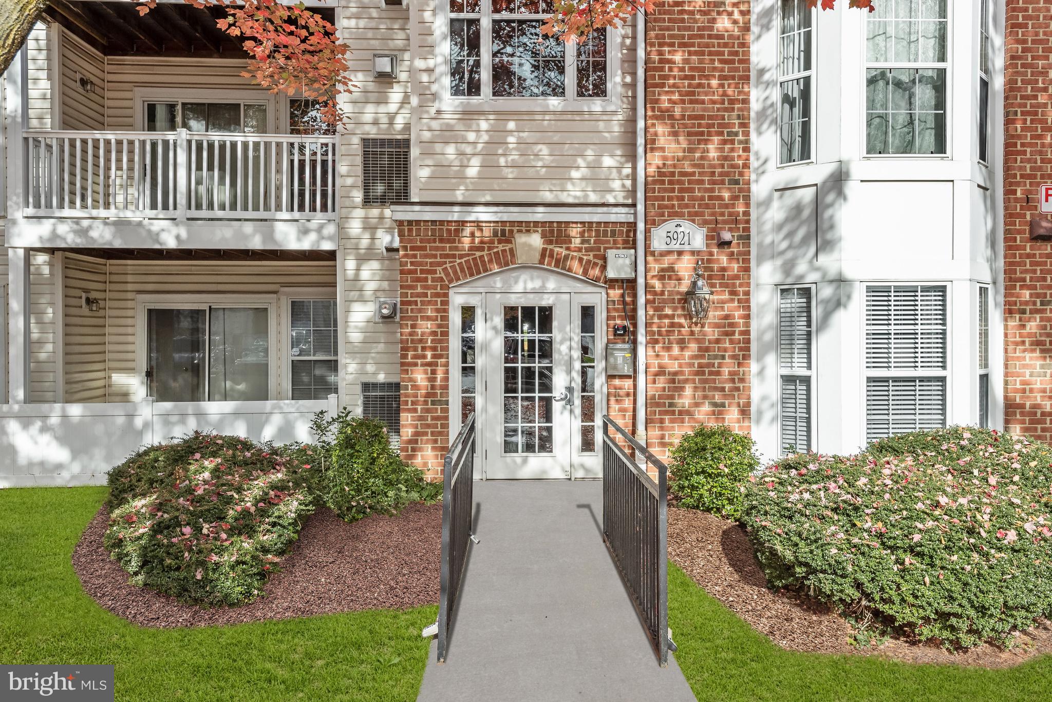 5921 Millrace Court Unit: I-201